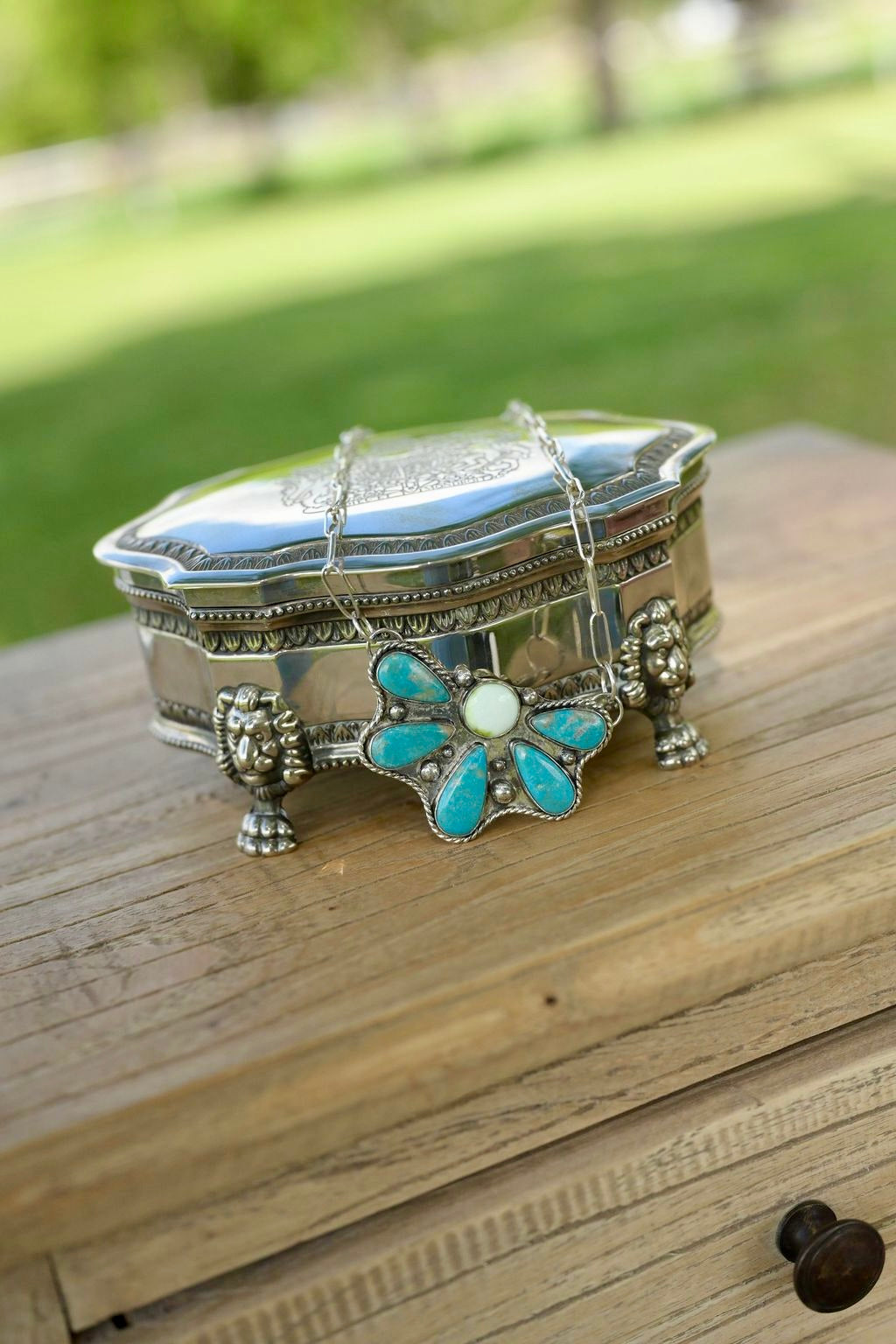 Oopsie Daisies Statement Necklace